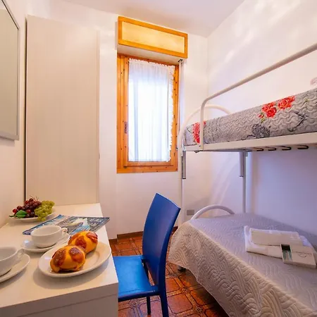 Secrel - Happy Apartament *